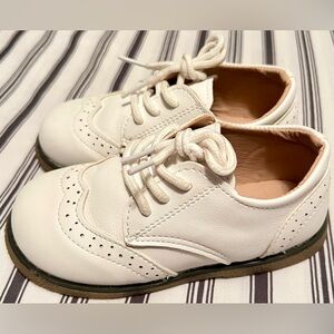 MG Baby Toddler Boy’s White Wingtip Dress Special Occasion Shoes Size 10c or 27